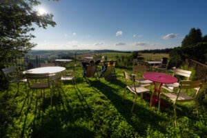 Café gîte du lac servières restaurant Orcival activités extérieur